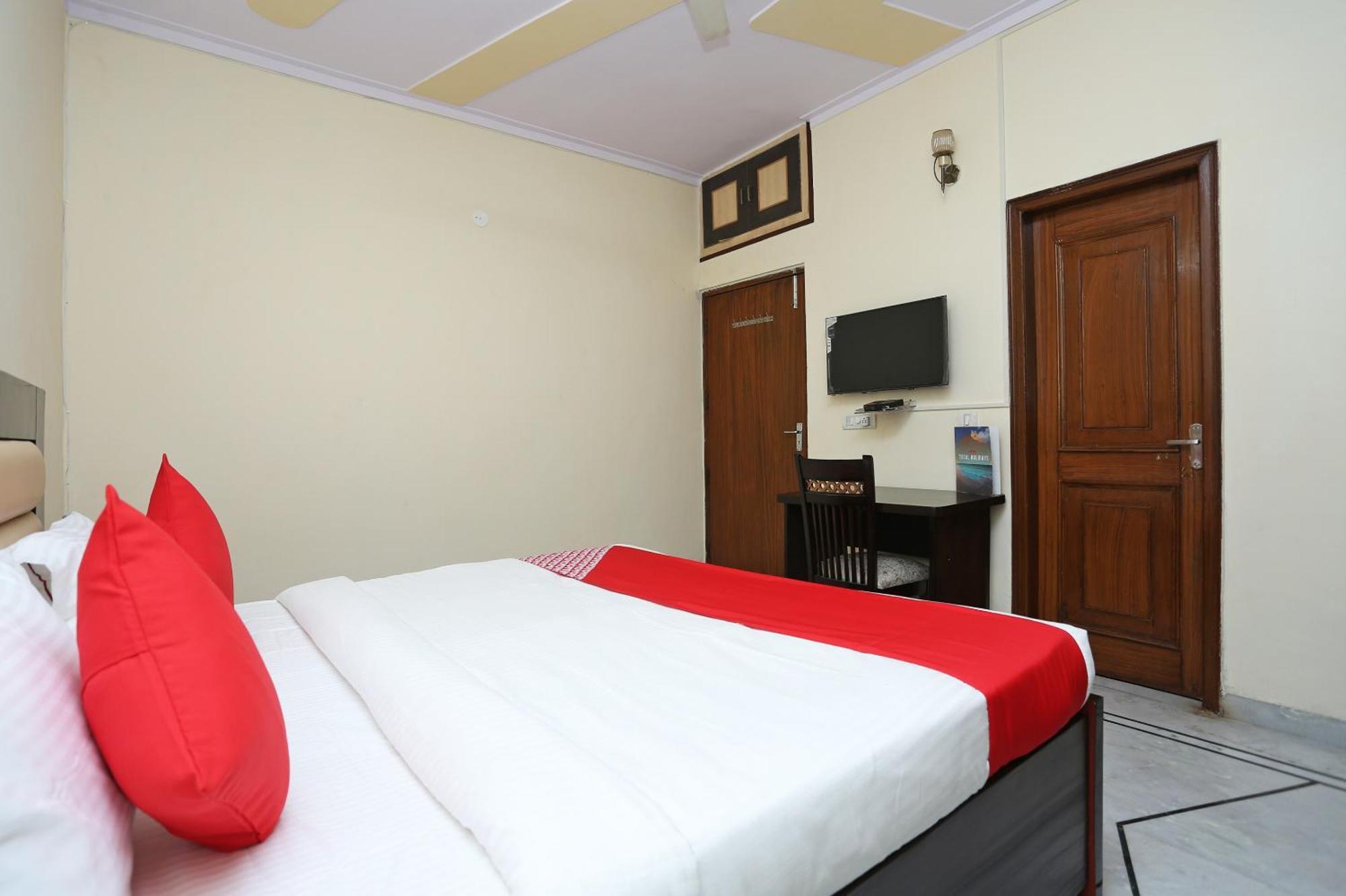 โอโย 15738 โฮเต็ล ออว์ซัม วิลลา Hotel คูร์เคาน์ ภายนอก รูปภาพ