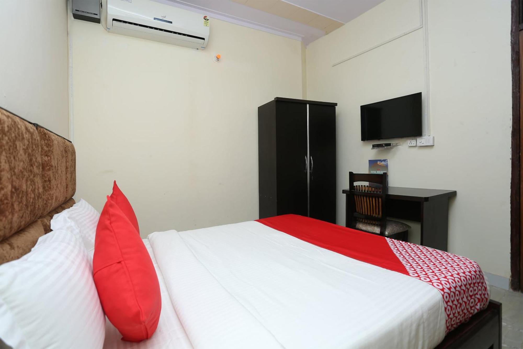 โอโย 15738 โฮเต็ล ออว์ซัม วิลลา Hotel คูร์เคาน์ ภายนอก รูปภาพ