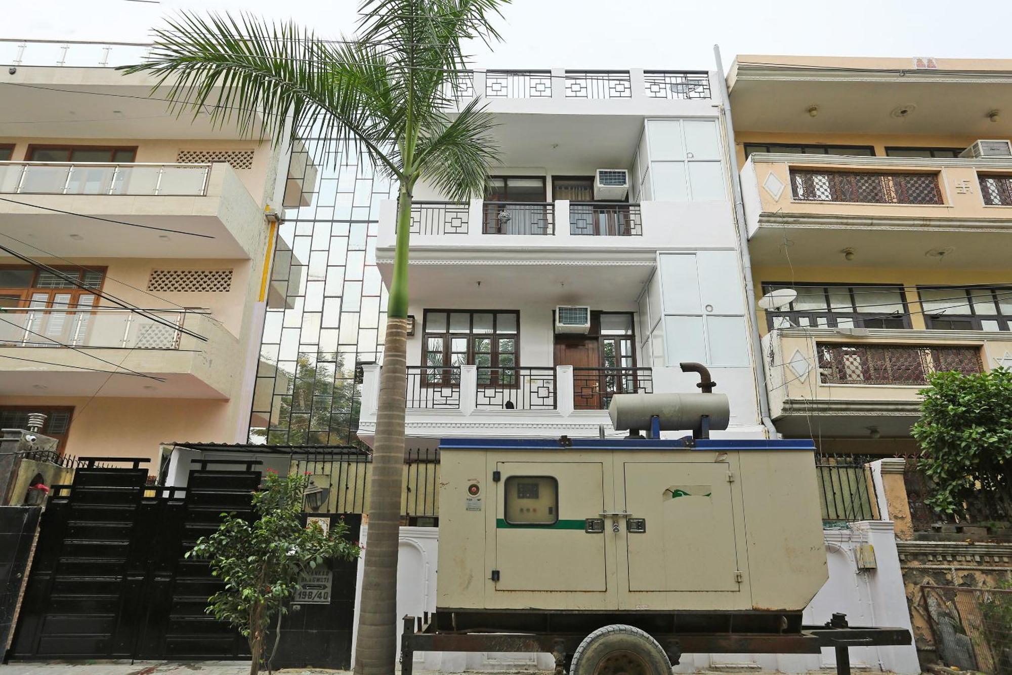 โอโย 15738 โฮเต็ล ออว์ซัม วิลลา Hotel คูร์เคาน์ ภายนอก รูปภาพ