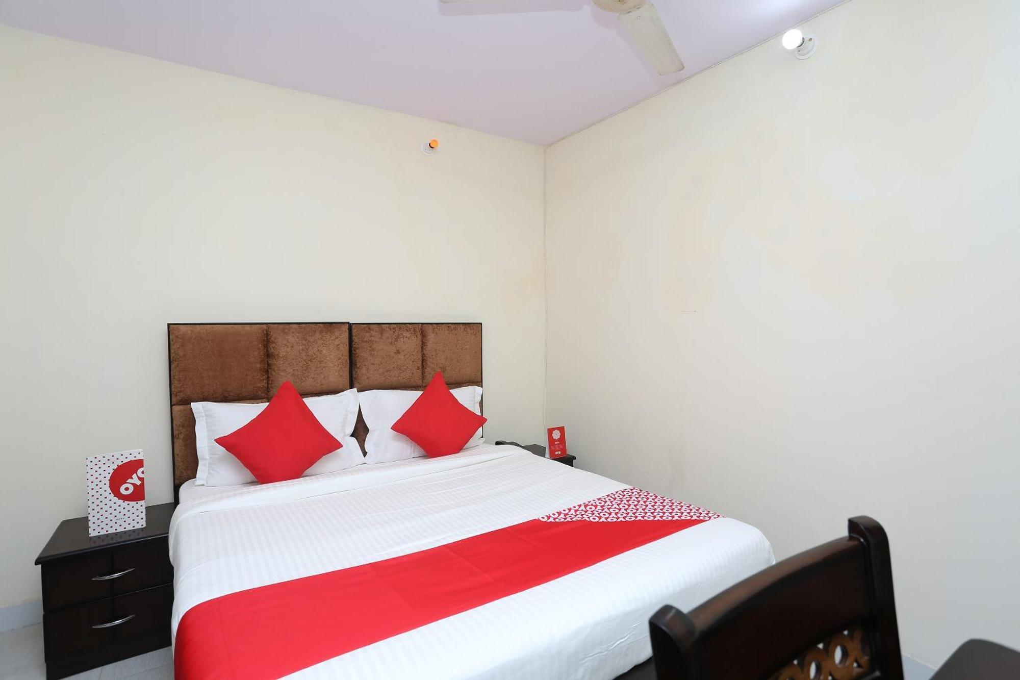 โอโย 15738 โฮเต็ล ออว์ซัม วิลลา Hotel คูร์เคาน์ ภายนอก รูปภาพ